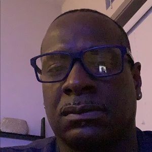 Meet your Posher, Carlos